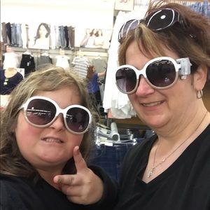 Meet your Posher, Carla